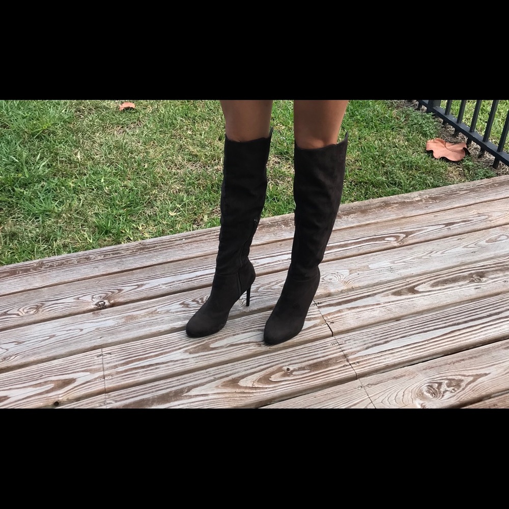 Dark Grey/black suede knee high boots - Picture 6 of 6